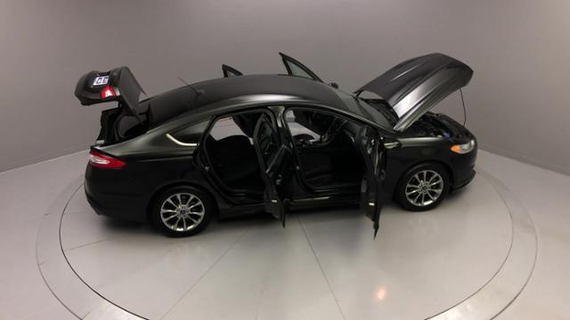 Used Ford Fusion 4dr Sdn SE FWD 2014 | J&M Automotive Sls&Svc LLC. Naugatuck, Connecticut Used Ford Fusion 4dr Sdn SE FWD 2014 | J&M Automotive Sls&Svc LLC. Naugatuck, Connecticut