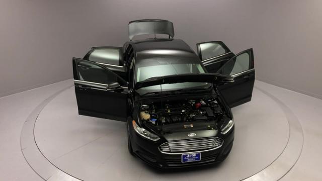 Used Ford Fusion 4dr Sdn SE FWD 2014 | J&M Automotive Sls&Svc LLC. Naugatuck, Connecticut Used Ford Fusion 4dr Sdn SE FWD 2014 | J&M Automotive Sls&Svc LLC. Naugatuck, Connecticut