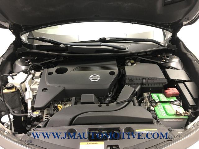 2014 Nissan Altima 4dr Sdn I4 2.5 S, available for sale in Naugatuck, Connecticut | J&M Automotive Sls&Svc LLC. Naugatuck, Connecticut 2014 Nissan Altima 4dr Sdn I4 2.5 S, available for sale in Naugatuck, Connecticut | J&M Automotive Sls&Svc LLC. Naugatuck, Connecticut