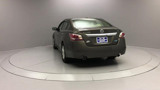 2014 Nissan Altima 4dr Sdn I4 2.5 S, available for sale in Naugatuck, Connecticut | J&M Automotive Sls&Svc LLC. Naugatuck, Connecticut 2014 Nissan Altima 4dr Sdn I4 2.5 S, available for sale in Naugatuck, Connecticut | J&M Automotive Sls&Svc LLC. Naugatuck, Connecticut