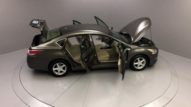 2014 Nissan Altima 4dr Sdn I4 2.5 S, available for sale in Naugatuck, Connecticut | J&M Automotive Sls&Svc LLC. Naugatuck, Connecticut 2014 Nissan Altima 4dr Sdn I4 2.5 S, available for sale in Naugatuck, Connecticut | J&M Automotive Sls&Svc LLC. Naugatuck, Connecticut