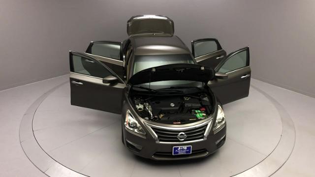 2014 Nissan Altima 4dr Sdn I4 2.5 S, available for sale in Naugatuck, Connecticut | J&M Automotive Sls&Svc LLC. Naugatuck, Connecticut 2014 Nissan Altima 4dr Sdn I4 2.5 S, available for sale in Naugatuck, Connecticut | J&M Automotive Sls&Svc LLC. Naugatuck, Connecticut