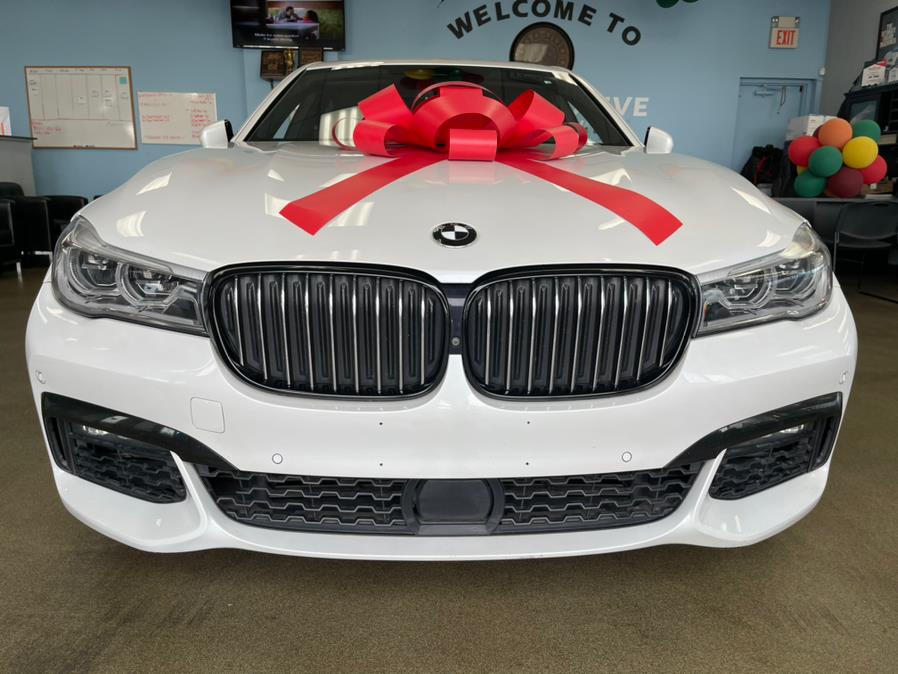 Used BMW 7 Series M/PKG 750i Sedan 2019 | 5 Towns Drive. Inwood, New York Used BMW 7 Series M/PKG 750i Sedan 2019 | 5 Towns Drive. Inwood, New York