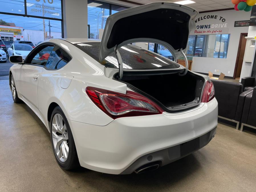 Used Hyundai Genesis Coupe 2dr I4 2.0T Man 2013 | 5 Towns Drive. Inwood, New York Used Hyundai Genesis Coupe 2dr I4 2.0T Man 2013 | 5 Towns Drive. Inwood, New York