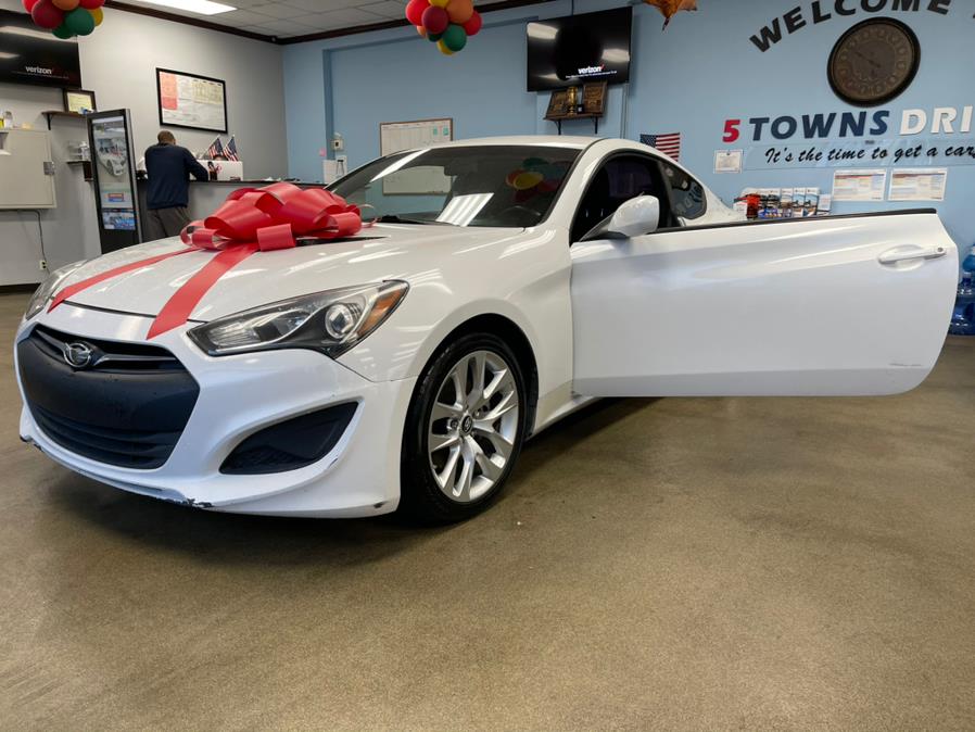 Used Hyundai Genesis Coupe 2dr I4 2.0T Man 2013 | 5 Towns Drive. Inwood, New York Used Hyundai Genesis Coupe 2dr I4 2.0T Man 2013 | 5 Towns Drive. Inwood, New York