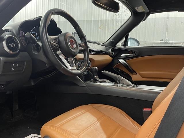 Used Fiat 124 Spider Lusso 2017 | Blasius Federal Road. Brookfield, Connecticut Used Fiat 124 Spider Lusso 2017 | Blasius Federal Road. Brookfield, Connecticut
