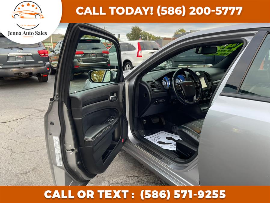 Used Chrysler 300 4dr Sdn 300S AWD 2014 | Jenna Auto Sale Inc. Roseville, Michigan Used Chrysler 300 4dr Sdn 300S AWD 2014 | Jenna Auto Sale Inc. Roseville, Michigan