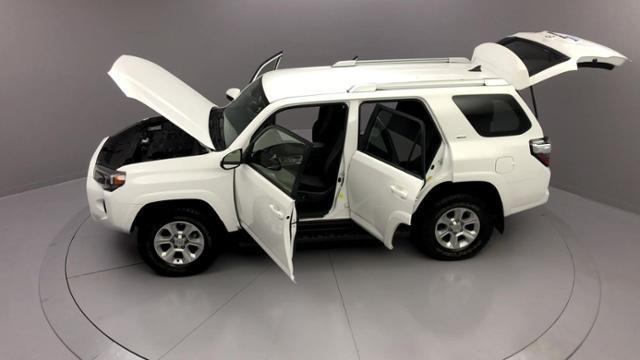 2014 Toyota 4runner 4WD 4dr V6 SR5, available for sale in Naugatuck, Connecticut | J&M Automotive Sls&Svc LLC. Naugatuck, Connecticut 2014 Toyota 4runner 4WD 4dr V6 SR5, available for sale in Naugatuck, Connecticut | J&M Automotive Sls&Svc LLC. Naugatuck, Connecticut