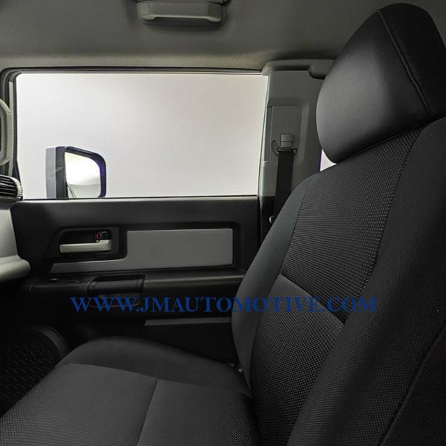 2010 Toyota Fj Cruiser 4WD 4dr Auto, available for sale in Naugatuck, Connecticut | J&M Automotive Sls&Svc LLC. Naugatuck, Connecticut 2010 Toyota Fj Cruiser 4WD 4dr Auto, available for sale in Naugatuck, Connecticut | J&M Automotive Sls&Svc LLC. Naugatuck, Connecticut