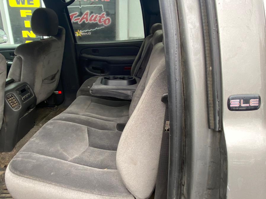 Used GMC Sierra 2500HD Crew Cab 153" WB 4WD SLE1 2006 | CT Auto. Bridgeport, Connecticut Used GMC Sierra 2500HD Crew Cab 153" WB 4WD SLE1 2006 | CT Auto. Bridgeport, Connecticut