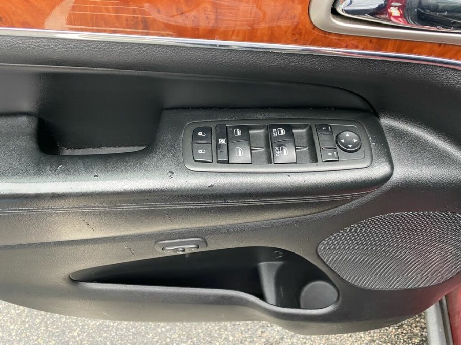 Used Jeep Grand Cherokee 4WD 4dr Limited 2012 | Motorcars of Boston. Newton, Massachusetts Used Jeep Grand Cherokee 4WD 4dr Limited 2012 | Motorcars of Boston. Newton, Massachusetts