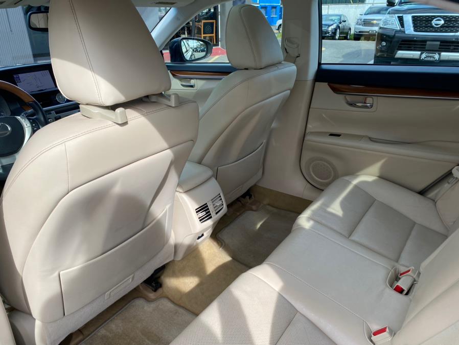 Used Lexus ES 300h 4dr Sdn Hybrid 2014 | European Auto Expo. Lodi, New Jersey Used Lexus ES 300h 4dr Sdn Hybrid 2014 | European Auto Expo. Lodi, New Jersey