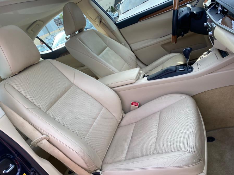 Used Lexus ES 300h 4dr Sdn Hybrid 2014 | European Auto Expo. Lodi, New Jersey Used Lexus ES 300h 4dr Sdn Hybrid 2014 | European Auto Expo. Lodi, New Jersey