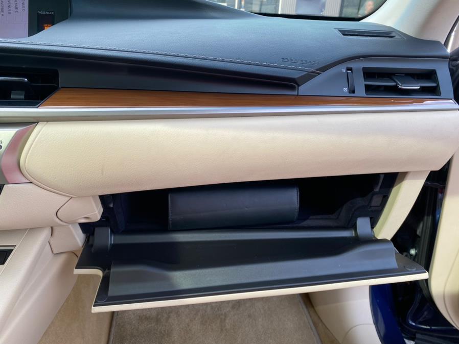 Used Lexus ES 300h 4dr Sdn Hybrid 2014 | European Auto Expo. Lodi, New Jersey Used Lexus ES 300h 4dr Sdn Hybrid 2014 | European Auto Expo. Lodi, New Jersey