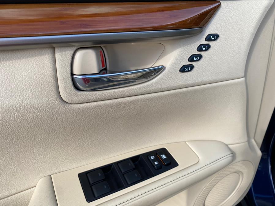 Used Lexus ES 300h 4dr Sdn Hybrid 2014 | European Auto Expo. Lodi, New Jersey Used Lexus ES 300h 4dr Sdn Hybrid 2014 | European Auto Expo. Lodi, New Jersey