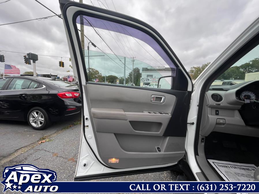 2014 Honda Pilot 4WD 4dr LX, available for sale in Selden, New York | Apex Auto. Selden, New York 2014 Honda Pilot 4WD 4dr LX, available for sale in Selden, New York | Apex Auto. Selden, New York