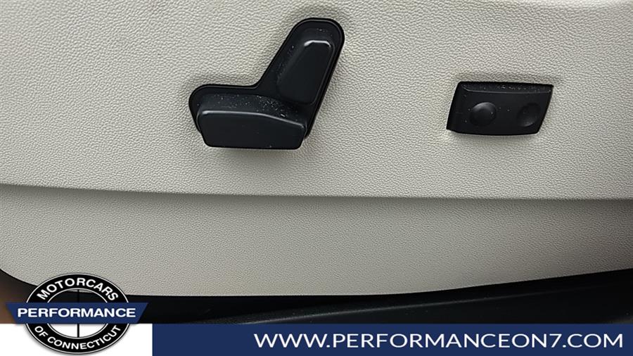 2013 Chrysler Town & Country 4dr Wgn Touring, available for sale in Wilton, Connecticut | Performance Motor Cars Of Connecticut LLC. Wilton, Connecticut 2013 Chrysler Town & Country 4dr Wgn Touring, available for sale in Wilton, Connecticut | Performance Motor Cars Of Connecticut LLC. Wilton, Connecticut