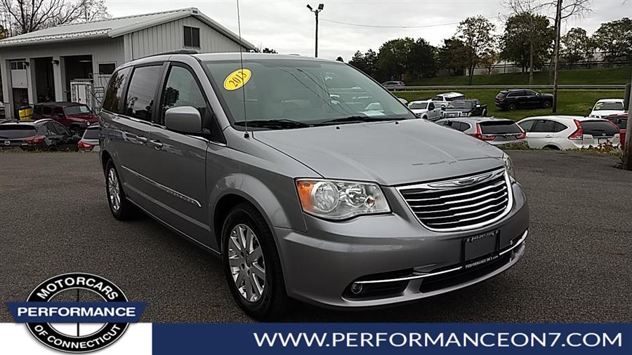 Used Chrysler Town & Country 4dr Wgn Touring 2013 | Performance Motor Cars Of Connecticut LLC. Wilton, Connecticut