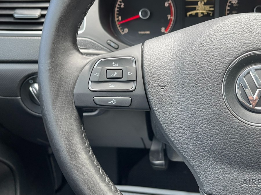 2011 Volkswagen Jetta Sedan 4dr Manual SE w/Convenience PZEV, available for sale in Paterson, New Jersey | DZ Automall. Paterson, New Jersey 2011 Volkswagen Jetta Sedan 4dr Manual SE w/Convenience PZEV, available for sale in Paterson, New Jersey | DZ Automall. Paterson, New Jersey
