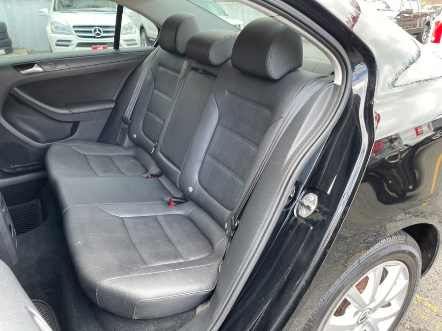 2011 Volkswagen Jetta Sedan 4dr Manual SE w/Convenience PZEV, available for sale in Paterson, New Jersey | DZ Automall. Paterson, New Jersey 2011 Volkswagen Jetta Sedan 4dr Manual SE w/Convenience PZEV, available for sale in Paterson, New Jersey | DZ Automall. Paterson, New Jersey