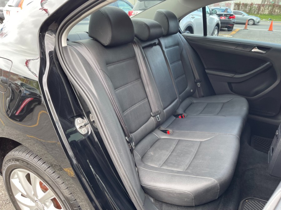 2011 Volkswagen Jetta Sedan 4dr Manual SE w/Convenience PZEV, available for sale in Paterson, New Jersey | DZ Automall. Paterson, New Jersey 2011 Volkswagen Jetta Sedan 4dr Manual SE w/Convenience PZEV, available for sale in Paterson, New Jersey | DZ Automall. Paterson, New Jersey