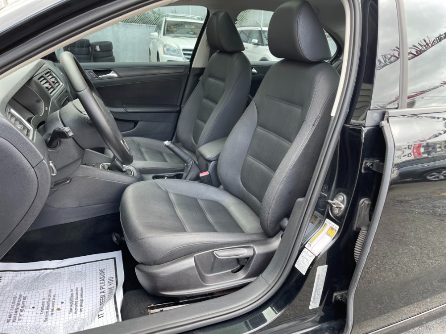 2011 Volkswagen Jetta Sedan 4dr Manual SE w/Convenience PZEV, available for sale in Paterson, New Jersey | DZ Automall. Paterson, New Jersey 2011 Volkswagen Jetta Sedan 4dr Manual SE w/Convenience PZEV, available for sale in Paterson, New Jersey | DZ Automall. Paterson, New Jersey