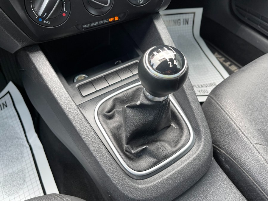2011 Volkswagen Jetta Sedan 4dr Manual SE w/Convenience PZEV, available for sale in Paterson, New Jersey | DZ Automall. Paterson, New Jersey 2011 Volkswagen Jetta Sedan 4dr Manual SE w/Convenience PZEV, available for sale in Paterson, New Jersey | DZ Automall. Paterson, New Jersey