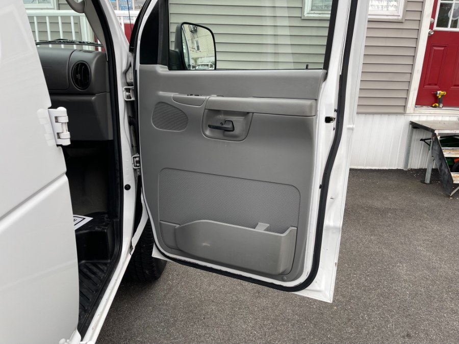 2008 Ford Econoline Wagon E-350 Super Duty XLT, available for sale in Paterson, New Jersey | DZ Automall. Paterson, New Jersey 2008 Ford Econoline Wagon E-350 Super Duty XLT, available for sale in Paterson, New Jersey | DZ Automall. Paterson, New Jersey