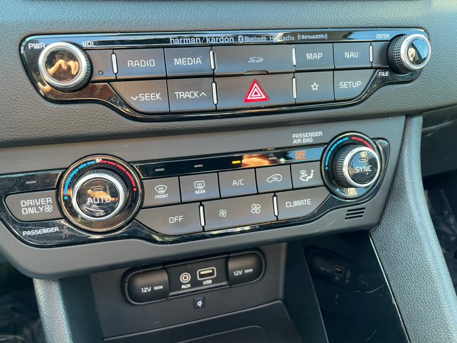 Used Kia Niro Plug-In Hybrid EX Premium 2019 | Green Light Auto Wholesale. Daly City, California Used Kia Niro Plug-In Hybrid EX Premium 2019 | Green Light Auto Wholesale. Daly City, California