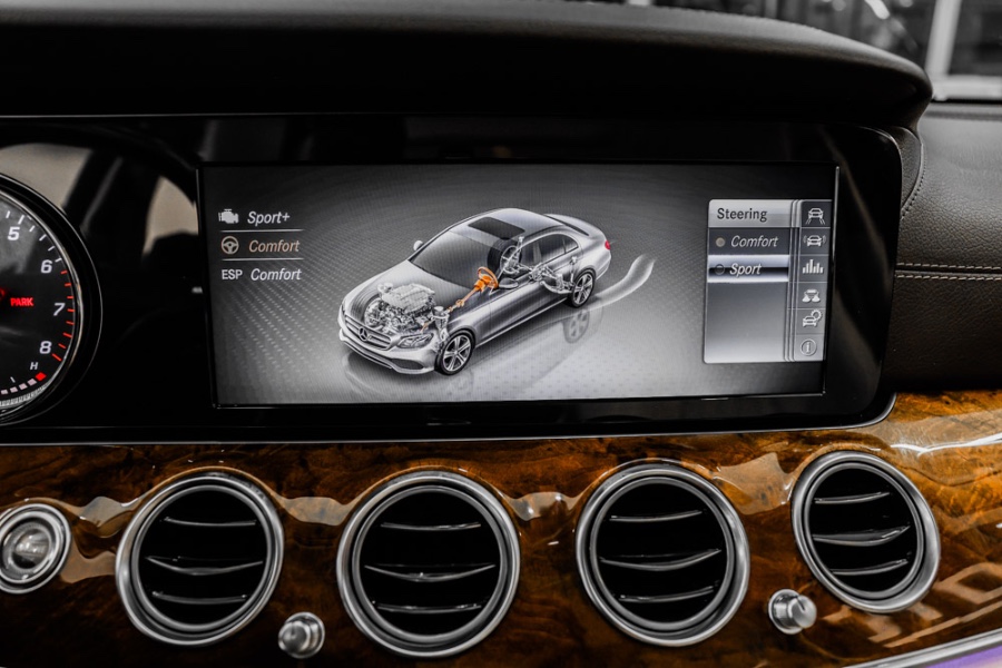 Used Mercedes-Benz E-Class E 300 4MATIC Sedan 2018 | 26 Motors Long Island. ELMONT, New York Used Mercedes-Benz E-Class E 300 4MATIC Sedan 2018 | 26 Motors Long Island. ELMONT, New York