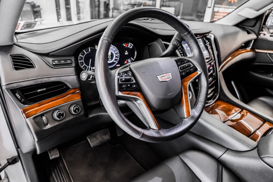 2018 Cadillac Escalade 4WD 4dr Luxury, available for sale in ELMONT, New York | 26 Motors Long Island. ELMONT, New York 2018 Cadillac Escalade 4WD 4dr Luxury, available for sale in ELMONT, New York | 26 Motors Long Island. ELMONT, New York