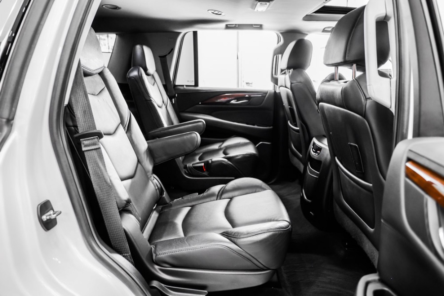 2018 Cadillac Escalade 4WD 4dr Luxury, available for sale in ELMONT, New York | 26 Motors Long Island. ELMONT, New York 2018 Cadillac Escalade 4WD 4dr Luxury, available for sale in ELMONT, New York | 26 Motors Long Island. ELMONT, New York