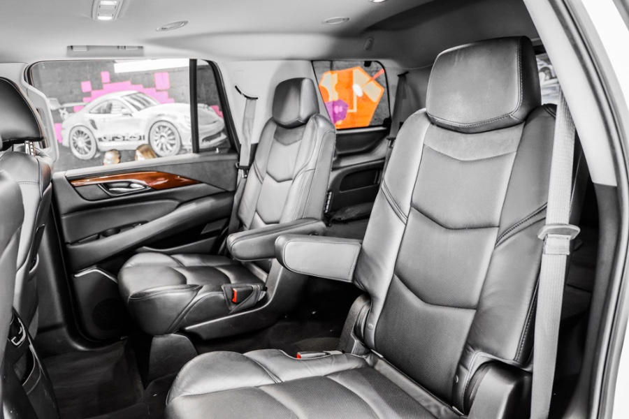 2018 Cadillac Escalade 4WD 4dr Luxury, available for sale in ELMONT, New York | 26 Motors Long Island. ELMONT, New York 2018 Cadillac Escalade 4WD 4dr Luxury, available for sale in ELMONT, New York | 26 Motors Long Island. ELMONT, New York
