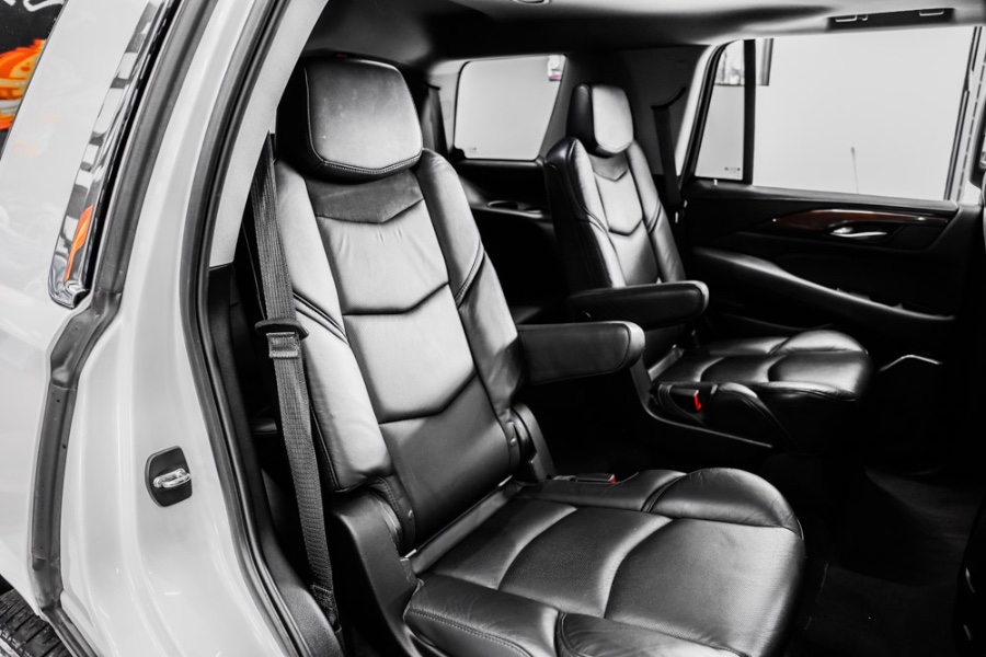 2018 Cadillac Escalade 4WD 4dr Luxury, available for sale in ELMONT, New York | 26 Motors Long Island. ELMONT, New York 2018 Cadillac Escalade 4WD 4dr Luxury, available for sale in ELMONT, New York | 26 Motors Long Island. ELMONT, New York
