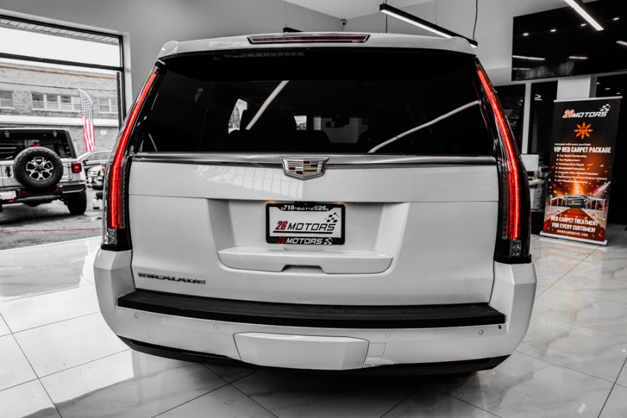 2018 Cadillac Escalade 4WD 4dr Luxury, available for sale in ELMONT, New York | 26 Motors Long Island. ELMONT, New York 2018 Cadillac Escalade 4WD 4dr Luxury, available for sale in ELMONT, New York | 26 Motors Long Island. ELMONT, New York