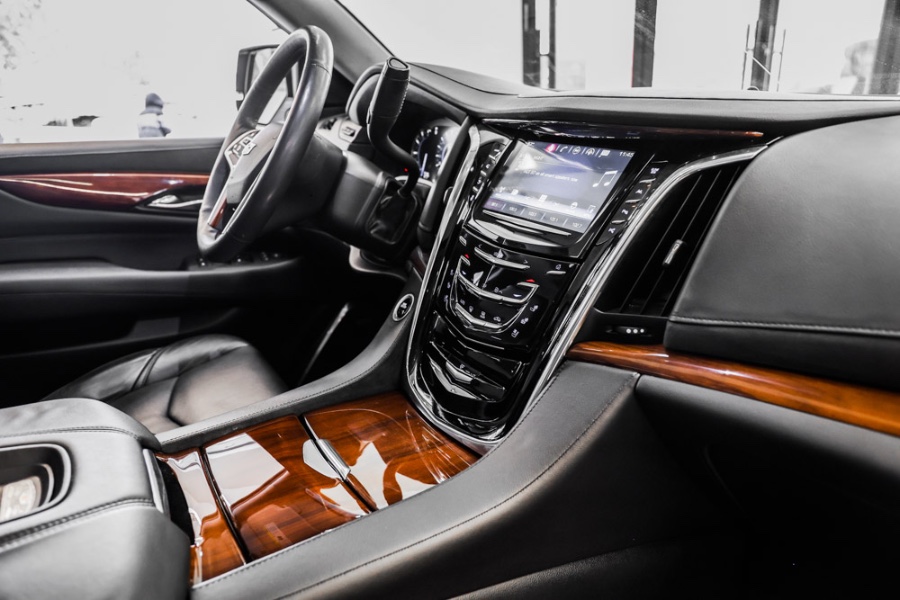 2018 Cadillac Escalade 4WD 4dr Luxury, available for sale in ELMONT, New York | 26 Motors Long Island. ELMONT, New York 2018 Cadillac Escalade 4WD 4dr Luxury, available for sale in ELMONT, New York | 26 Motors Long Island. ELMONT, New York