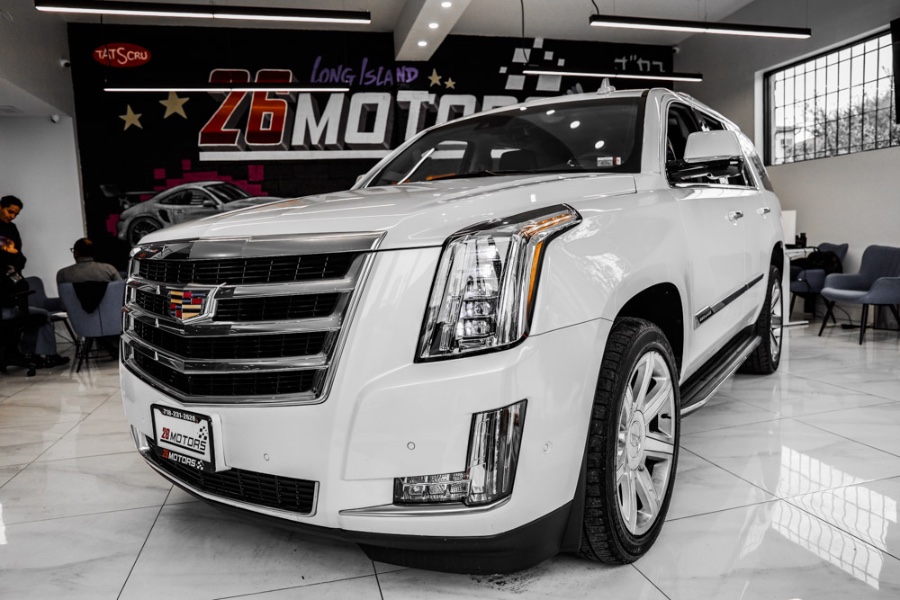 2018 Cadillac Escalade 4WD 4dr Luxury, available for sale in ELMONT, New York | 26 Motors Long Island. ELMONT, New York 2018 Cadillac Escalade 4WD 4dr Luxury, available for sale in ELMONT, New York | 26 Motors Long Island. ELMONT, New York