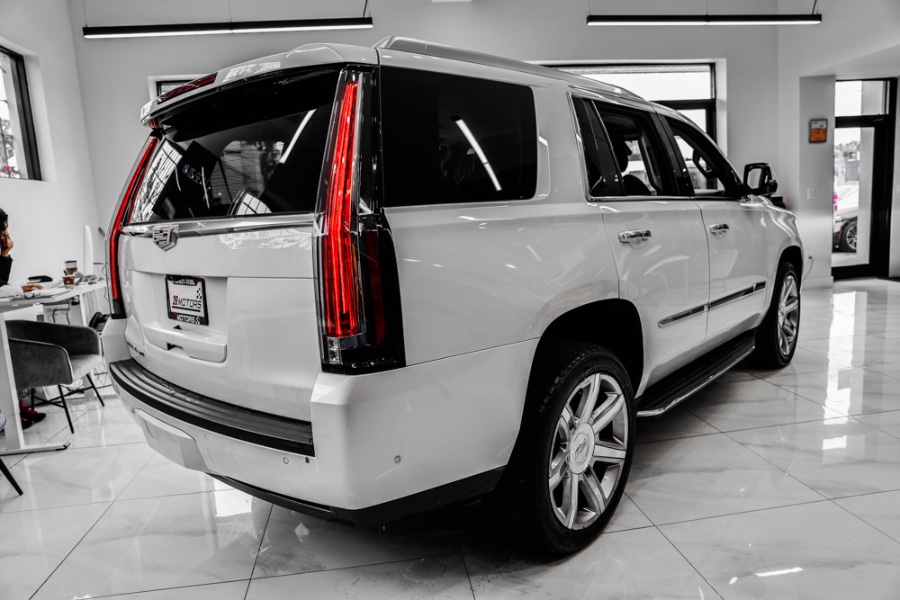 2018 Cadillac Escalade 4WD 4dr Luxury, available for sale in ELMONT, New York | 26 Motors Long Island. ELMONT, New York 2018 Cadillac Escalade 4WD 4dr Luxury, available for sale in ELMONT, New York | 26 Motors Long Island. ELMONT, New York