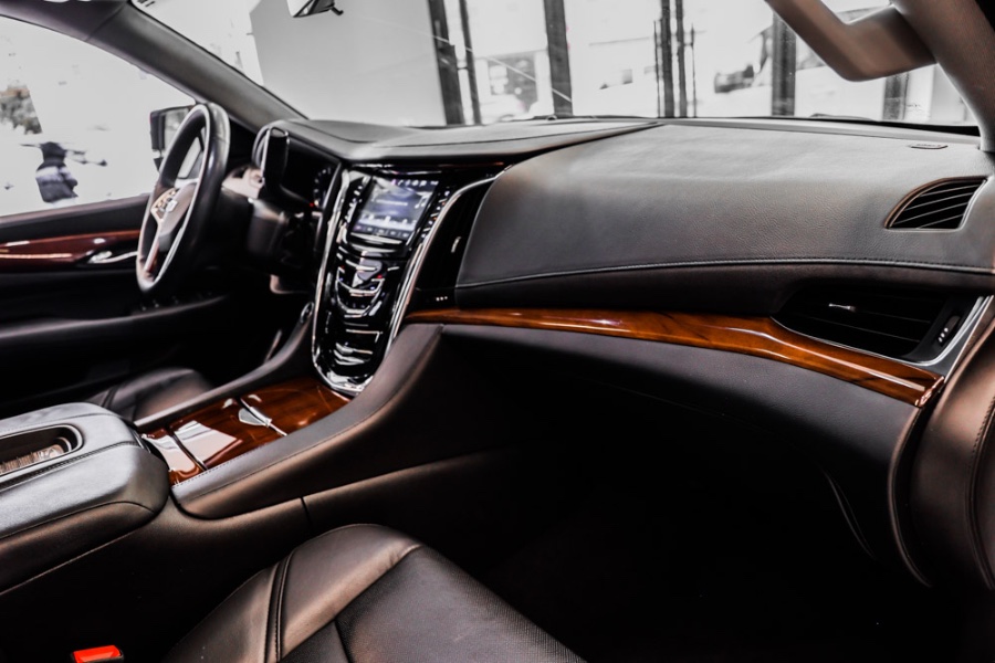 2018 Cadillac Escalade 4WD 4dr Luxury, available for sale in ELMONT, New York | 26 Motors Long Island. ELMONT, New York 2018 Cadillac Escalade 4WD 4dr Luxury, available for sale in ELMONT, New York | 26 Motors Long Island. ELMONT, New York