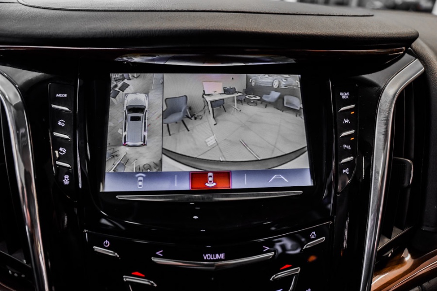 2018 Cadillac Escalade 4WD 4dr Luxury, available for sale in ELMONT, New York | 26 Motors Long Island. ELMONT, New York 2018 Cadillac Escalade 4WD 4dr Luxury, available for sale in ELMONT, New York | 26 Motors Long Island. ELMONT, New York