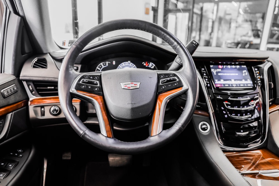 2018 Cadillac Escalade 4WD 4dr Luxury, available for sale in ELMONT, New York | 26 Motors Long Island. ELMONT, New York 2018 Cadillac Escalade 4WD 4dr Luxury, available for sale in ELMONT, New York | 26 Motors Long Island. ELMONT, New York