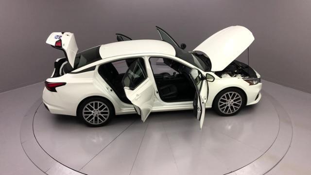 2019 Nissan Altima 2.5 SR Sedan, available for sale in Naugatuck, Connecticut | J&M Automotive Sls&Svc LLC. Naugatuck, Connecticut 2019 Nissan Altima 2.5 SR Sedan, available for sale in Naugatuck, Connecticut | J&M Automotive Sls&Svc LLC. Naugatuck, Connecticut
