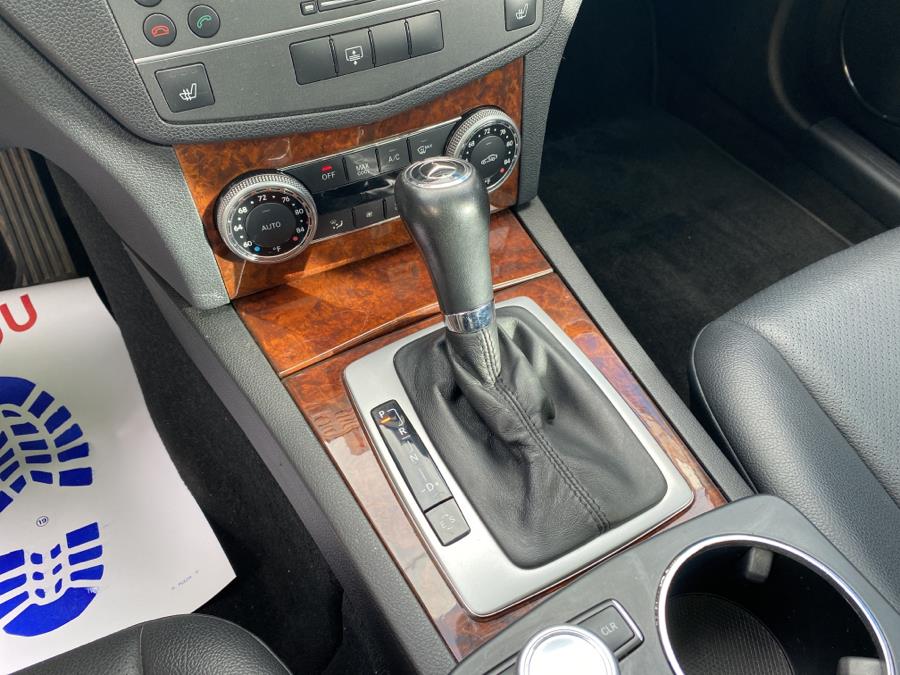 Used Mercedes-Benz C-Class 4dr Sdn C300 4MATIC 2011 | Harbor View Auto Sales LLC. Stamford, Connecticut Used Mercedes-Benz C-Class 4dr Sdn C300 4MATIC 2011 | Harbor View Auto Sales LLC. Stamford, Connecticut