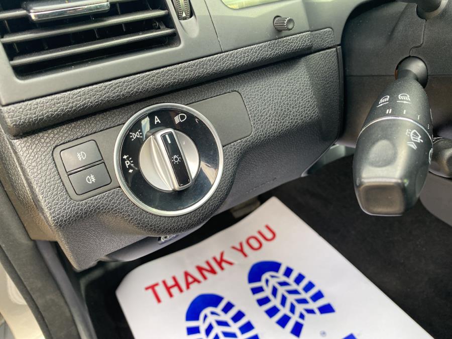 Used Mercedes-Benz C-Class 4dr Sdn C300 4MATIC 2011 | Harbor View Auto Sales LLC. Stamford, Connecticut Used Mercedes-Benz C-Class 4dr Sdn C300 4MATIC 2011 | Harbor View Auto Sales LLC. Stamford, Connecticut