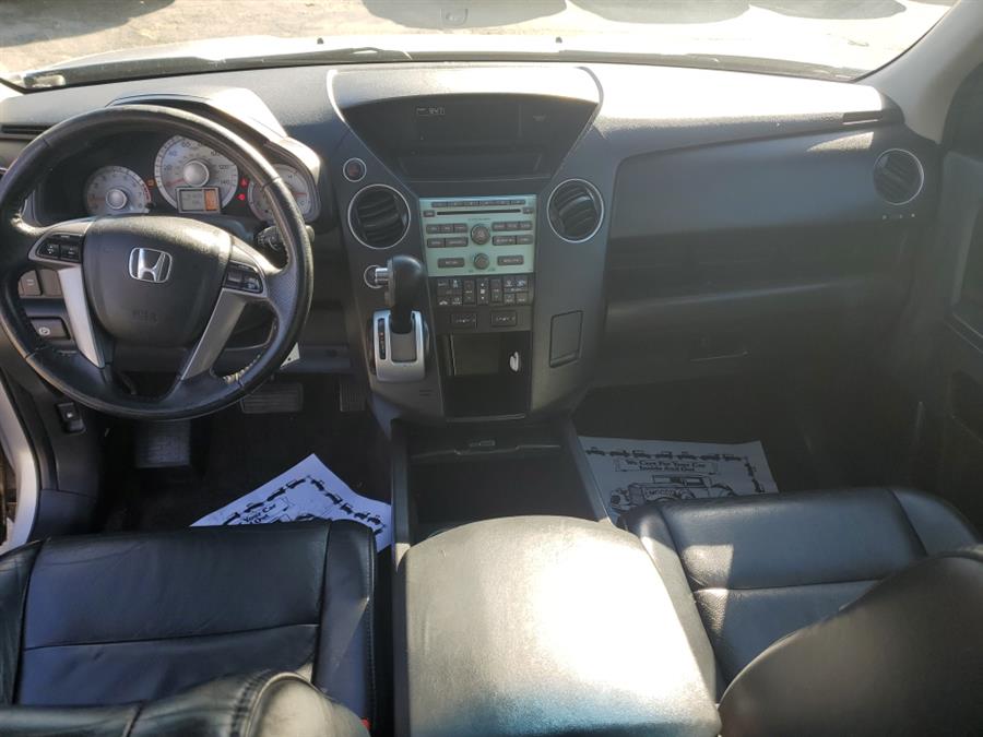 2011 Honda Pilot 4WD 4dr EX-L, available for sale in Springfield, Massachusetts | Absolute Motors Inc. Springfield, Massachusetts 2011 Honda Pilot 4WD 4dr EX-L, available for sale in Springfield, Massachusetts | Absolute Motors Inc. Springfield, Massachusetts