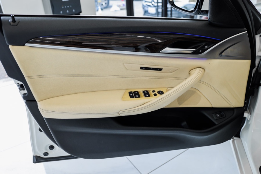 Used BMW 5 Series 530i xDrive Sedan 2019 | 26 Motors Long Island. ELMONT, New York Used BMW 5 Series 530i xDrive Sedan 2019 | 26 Motors Long Island. ELMONT, New York