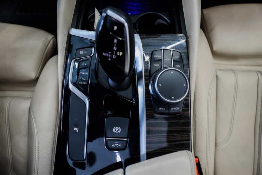 Used BMW 5 Series 530i xDrive Sedan 2019 | 26 Motors Long Island. ELMONT, New York Used BMW 5 Series 530i xDrive Sedan 2019 | 26 Motors Long Island. ELMONT, New York