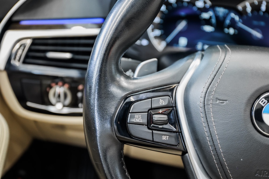 Used BMW 5 Series 530i xDrive Sedan 2019 | 26 Motors Long Island. ELMONT, New York Used BMW 5 Series 530i xDrive Sedan 2019 | 26 Motors Long Island. ELMONT, New York