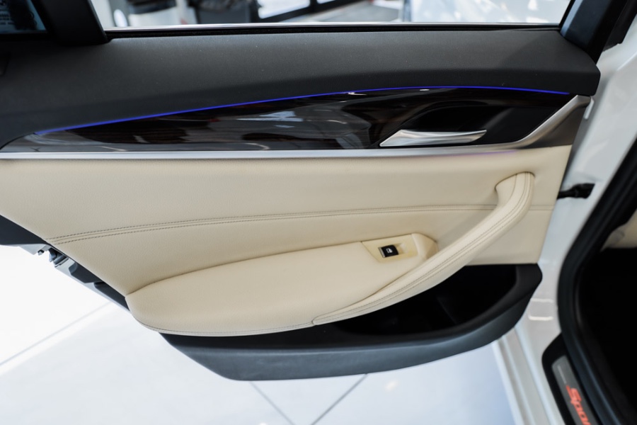 Used BMW 5 Series 530i xDrive Sedan 2019 | 26 Motors Long Island. ELMONT, New York Used BMW 5 Series 530i xDrive Sedan 2019 | 26 Motors Long Island. ELMONT, New York