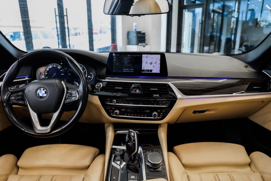 Used BMW 5 Series 530i xDrive Sedan 2019 | 26 Motors Long Island. ELMONT, New York Used BMW 5 Series 530i xDrive Sedan 2019 | 26 Motors Long Island. ELMONT, New York